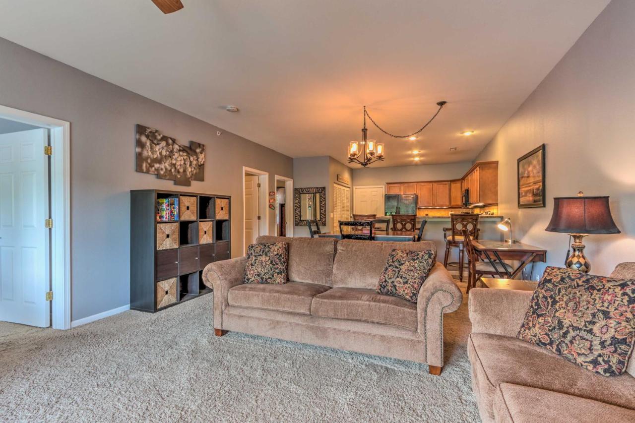 Idyllic Camdenton Condo With Community Pool And Lake! Exterior photo